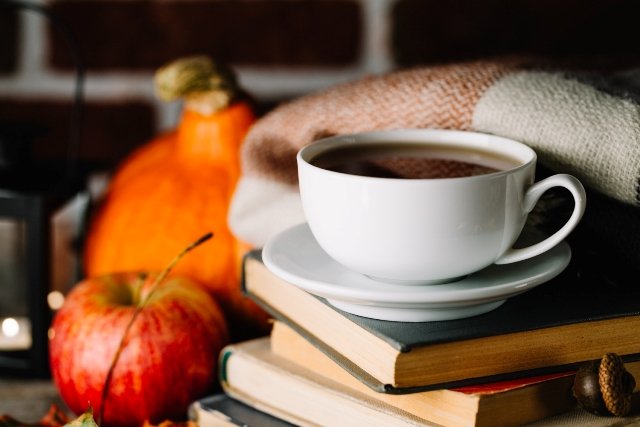 Buchauswahl im Herbst